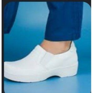 Allheart unisex closed back clog slippers shoes white